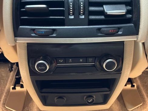 Used 2015 BMW X5 xDrive50i AWD/4WD image 55