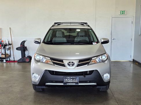 Used 2013 Toyota RAV4 XLE AWD/4WD image 2