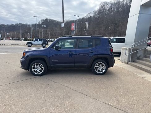 Used 2020 Jeep Renegade Latitude w/ Cold Weather Group image 4