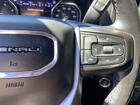 Used 2022 GMC Sierra 3500 Denali w/ Denali Ultimate Package AWD/4WD image 21