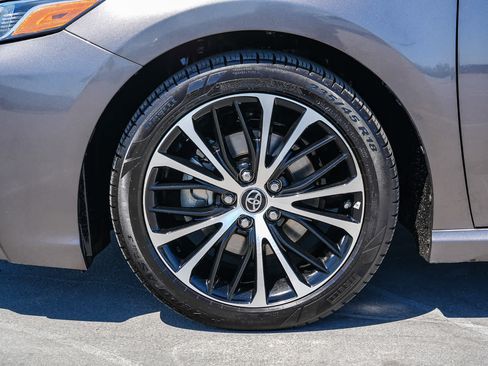 Certified 2019 Toyota Camry SE w/ Convenience Package FWD image 12