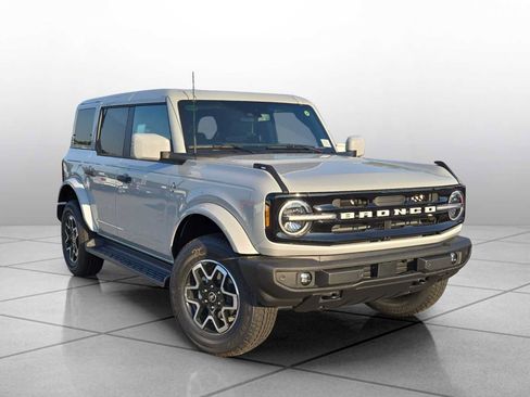 New 2026 Ford Bronco Outer Banks AWD/4WD image 2