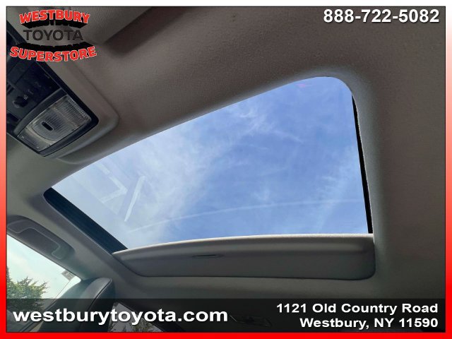 Used 2022 Toyota 4Runner SR5 Premium w/ Moonroof Package AWD/4WD image 37