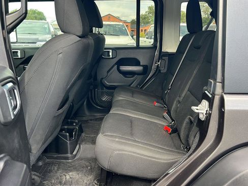 Used 2019 Jeep Wrangler Unlimited Sport S image 9
