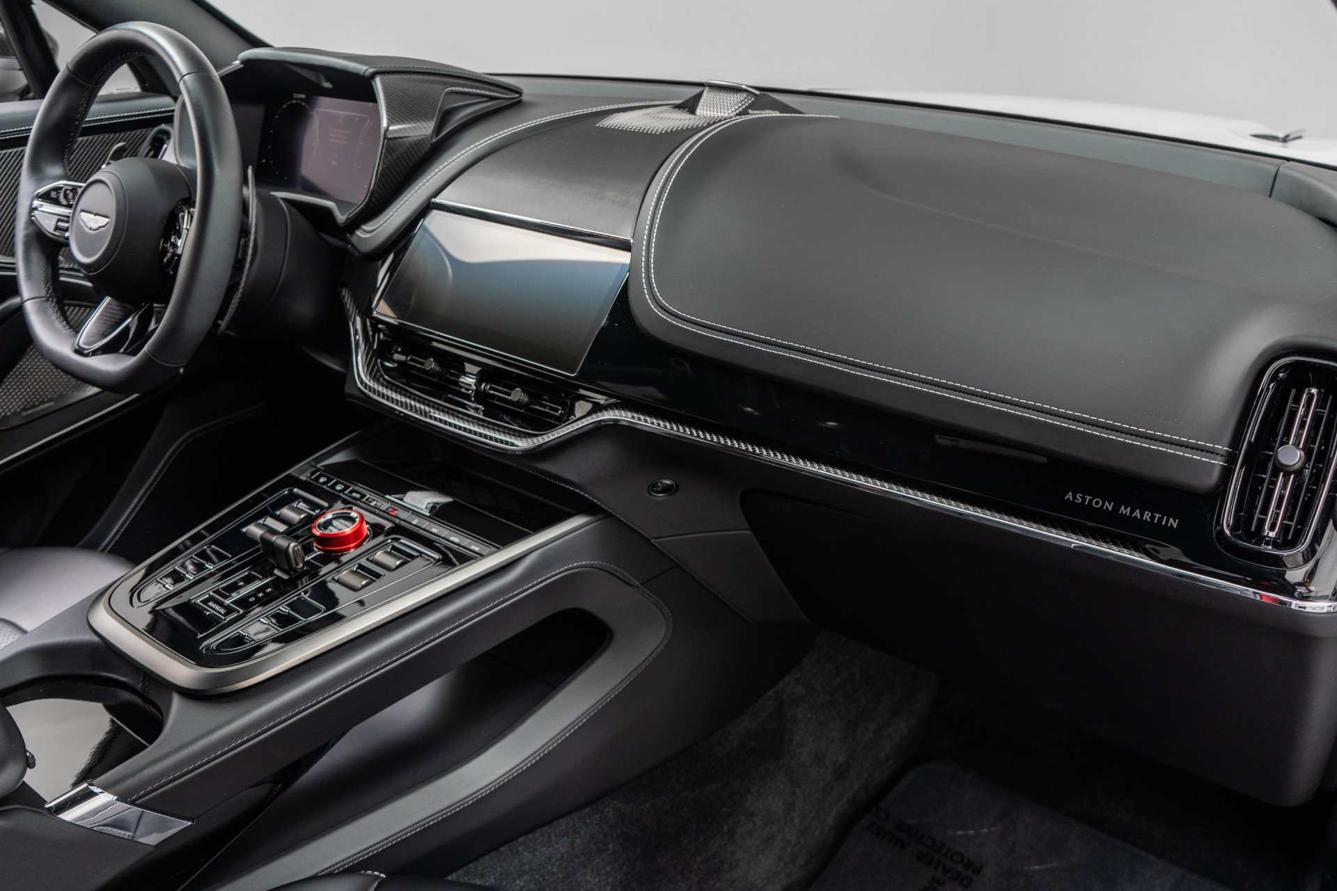 Used 2026 Aston Martin DBX S AWD/4WD image 14