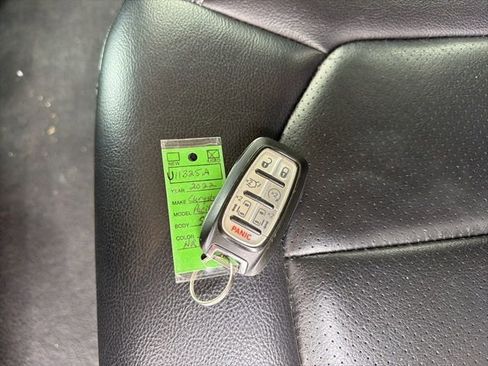 Used 2022 Chrysler Pacifica Touring-L FWD image 16