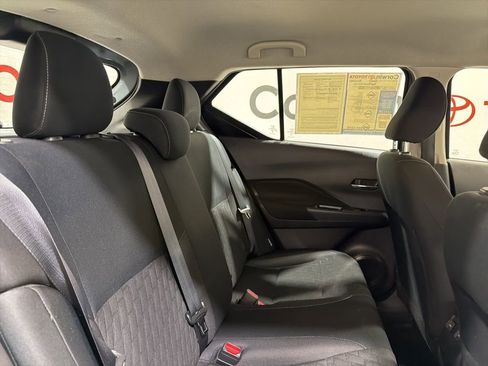 Used 2023 Nissan Kicks SV image 13