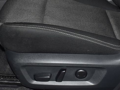 Used 2025 Nissan Rogue SV AWD/4WD image 34
