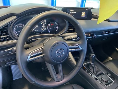 Used 2020 MAZDA MAZDA3 Hatchback FWD image 18