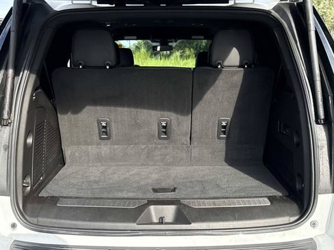 Used 2022 Chevrolet Tahoe RST w/ Luxury Package RWD image 33