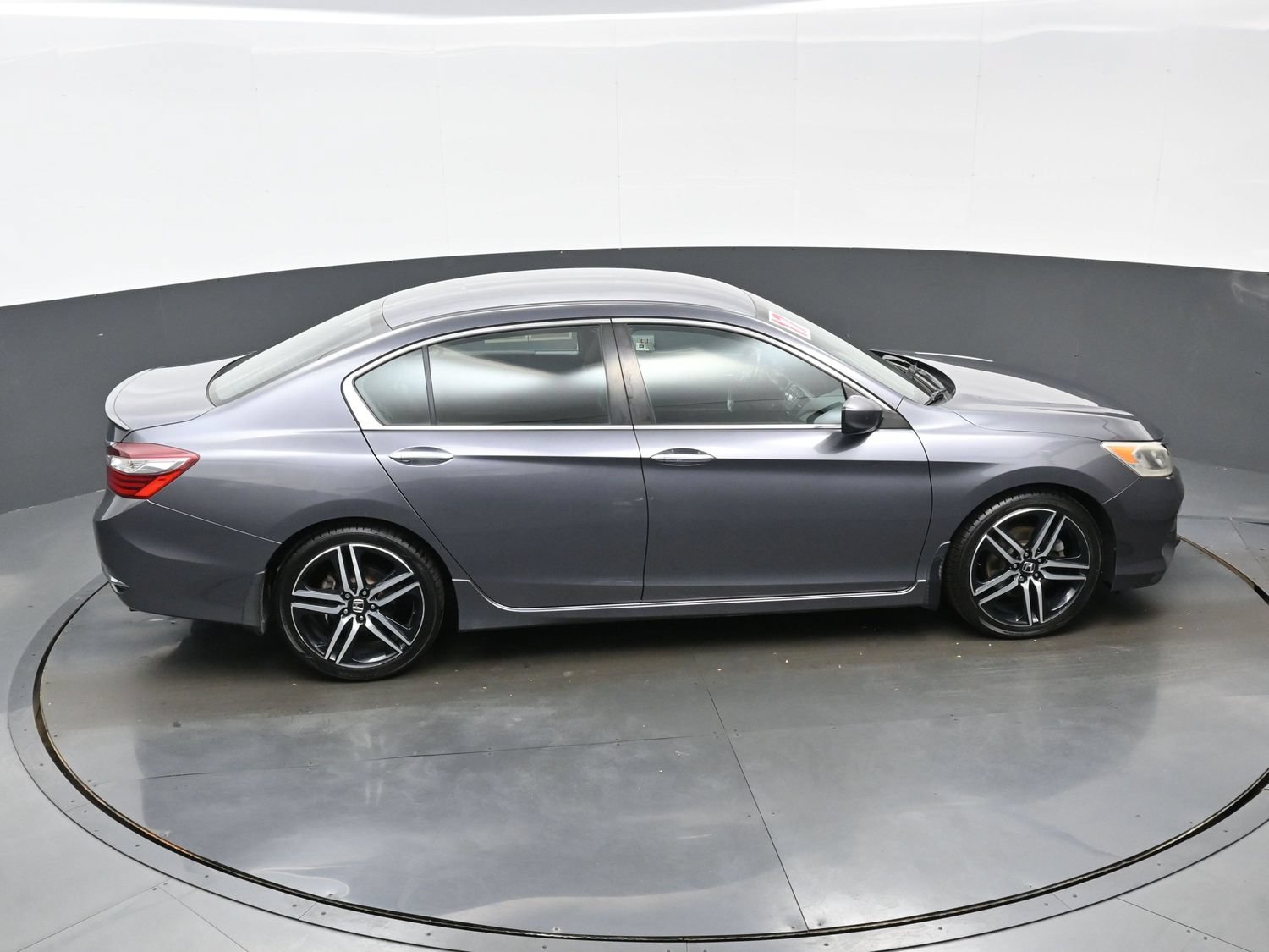 Used 2017 Honda Accord Sport image 42