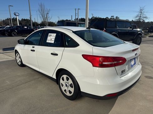 Used 2015 Ford Focus S image 4