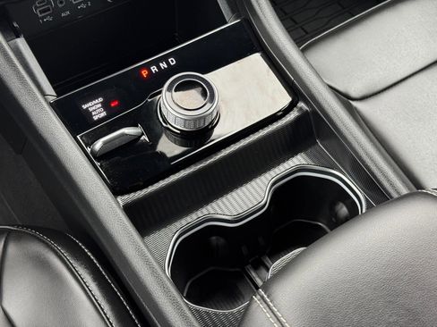 Used 2025 Jeep Grand Cherokee L Limited w/ Black Appearance Package image 12