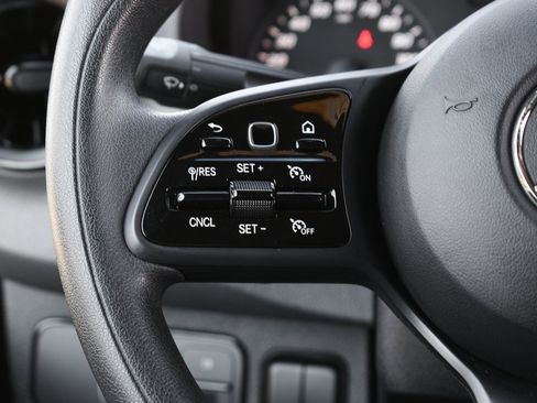 Used 2021 Mercedes-Benz Sprinter 2500 image 27