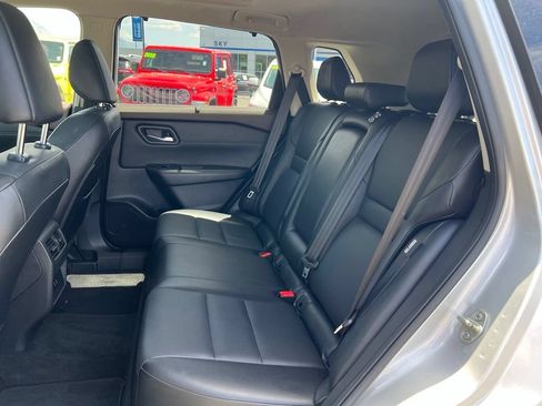 Used 2023 Nissan Rogue SV w/ SV Premium Package AWD/4WD image 25