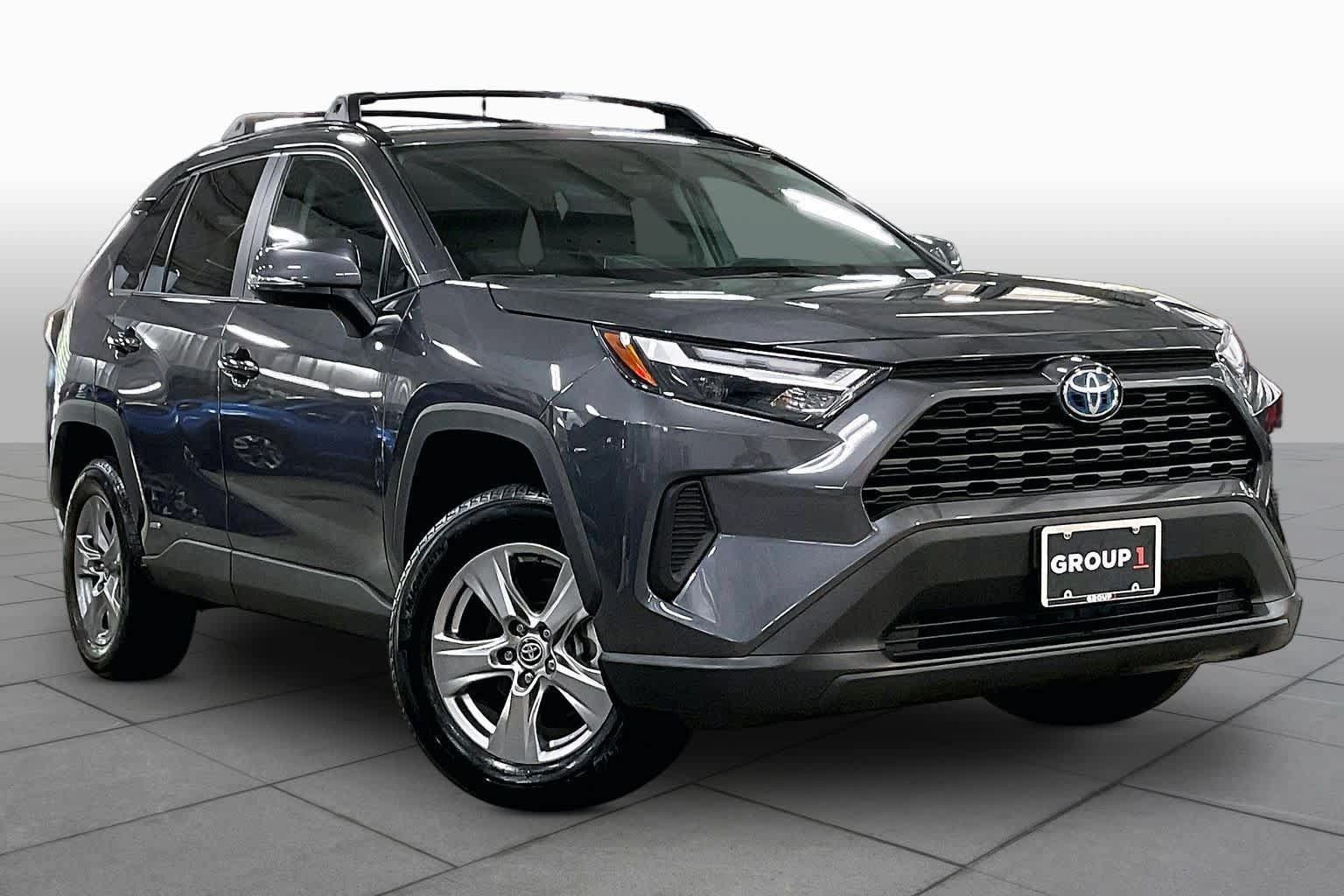 Used 2024 Toyota RAV4 XLE AWD/4WD image 3