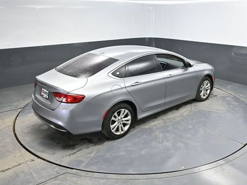 Used 2015 Chrysler 200 Limited w/ Convenience Group image 29