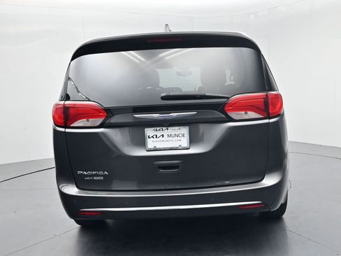 Used 2018 Chrysler Pacifica Touring Plus image 7