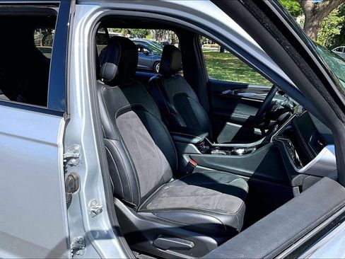 Used 2022 Jeep Grand Cherokee L Laredo RWD image 4
