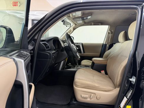 Used 2016 Toyota 4Runner SR5 AWD/4WD image 19