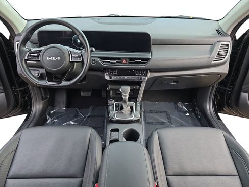 Used 2024 Kia Seltos SX w/ SX Sunroof Package image 9