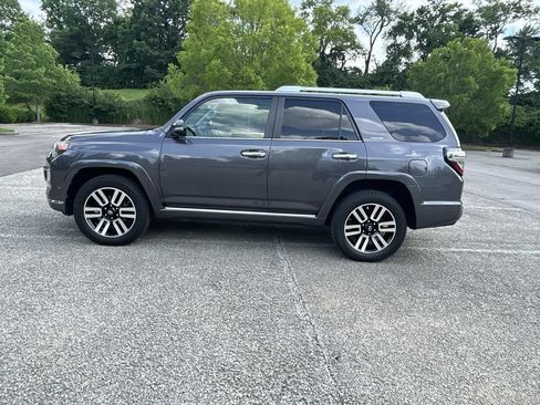 Used 2021 Toyota 4Runner Limited AWD/4WD image 4