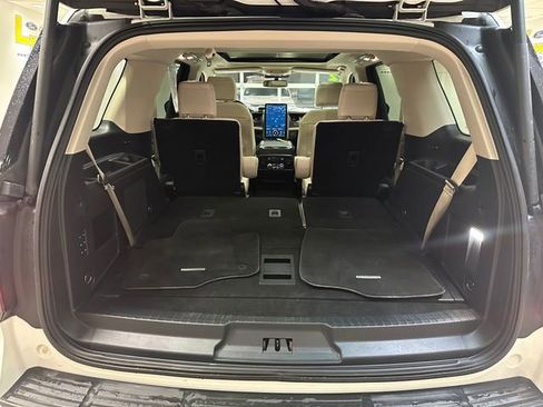 Used 2022 Ford Expedition Platinum image 27