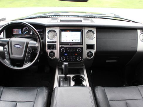 Used 2016 Ford Expedition XLT w/ Equipment Group 202A AWD/4WD image 29
