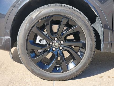 Used 2025 Land Rover Discovery Sport S image 10
