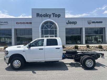 New 2025 RAM 3500 Tradesman w/ Chrome Appearance Group