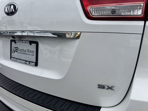 Used 2016 Kia Sedona SX FWD image 16