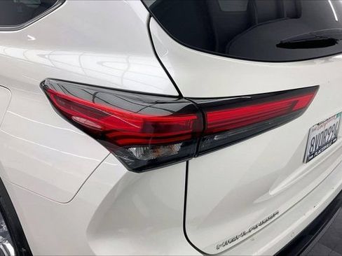 Used 2020 Toyota Highlander Limited AWD/4WD image 30