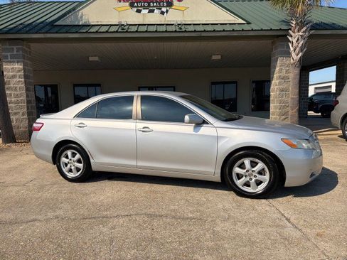 Used 2009 Toyota Camry LE image 3
