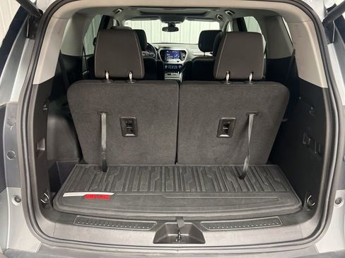Certified 2023 GMC Acadia SLE w/ Driver Convenience Package image 6