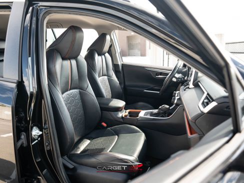 Used 2021 Toyota RAV4 Adventure image 17