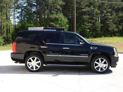 Used 2013 Cadillac Escalade Luxury image 27