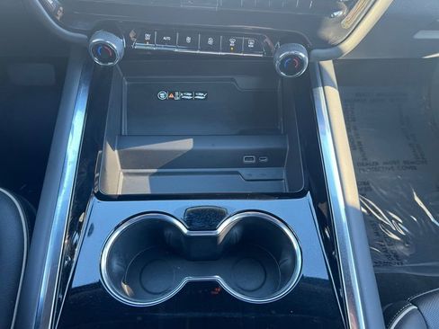 Used 2025 Chevrolet Tahoe Premier image 22