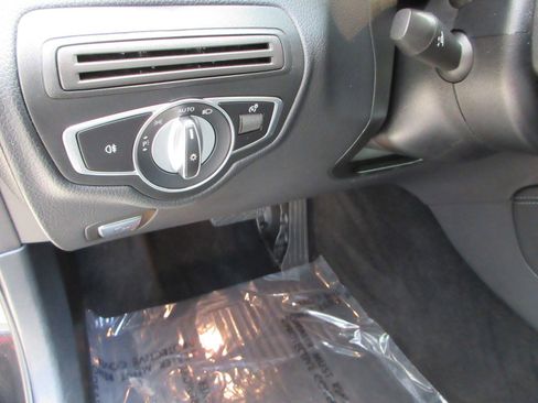Used 2020 Mercedes-Benz GLC 300 4MATIC Coupe image 31