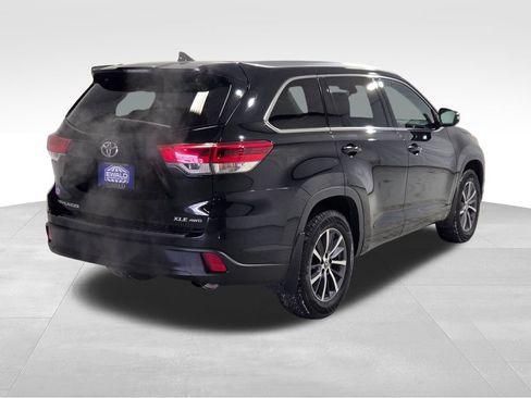 Used 2018 Toyota Highlander XLE image 23