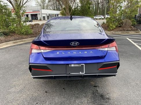 Used 2024 Hyundai Elantra SEL image 7