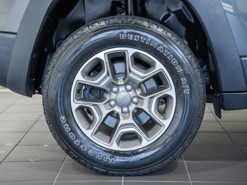 Used 2022 Jeep Cherokee Trailhawk w/ Premium Leather Package AWD/4WD image 20