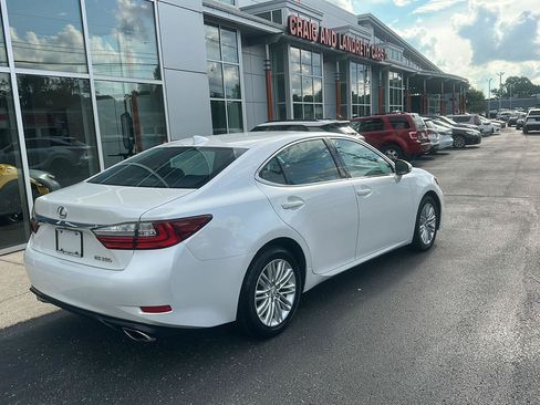 Used 2016 Lexus ES 350 w/ Accessory Package FWD image 3