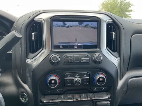 Used 2021 Chevrolet Silverado 1500 LT Trail Boss w/ Convenience Package II AWD/4WD image 16