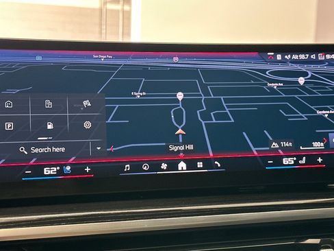 Certified 2025 BMW X7 M60i AWD/4WD image 24
