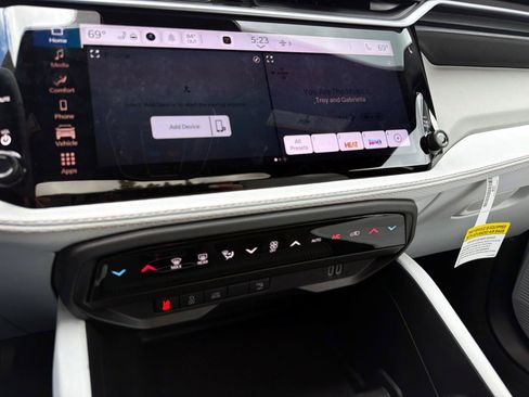 New 2026 Jeep Cherokee Limited AWD/4WD image 16