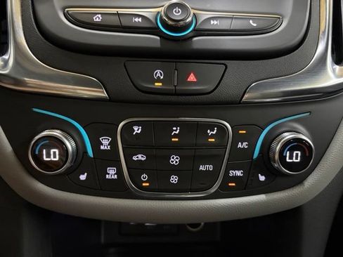 Used 2024 Chevrolet Equinox LT FWD image 58