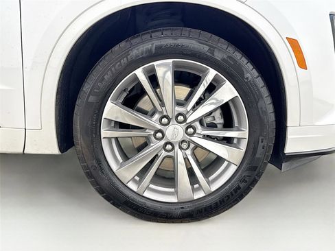 Used 2022 Cadillac XT6 Premium Luxury image 13