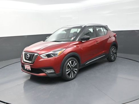 Used 2019 Nissan Kicks SR w/ SR Premium Package FWD image 21