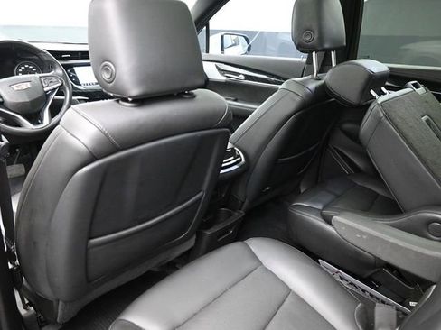 Used 2024 Cadillac XT6 Premium Luxury w/ Technology Package image 14