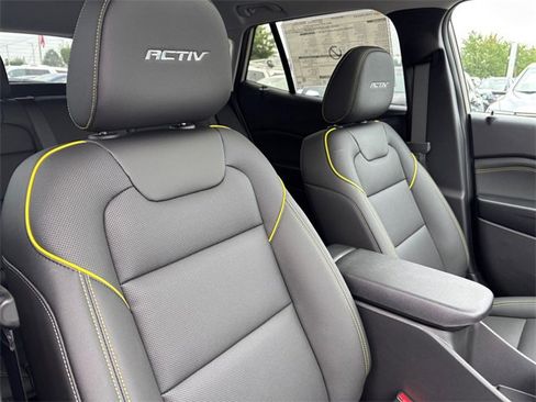 New 2026 Chevrolet Trax ACTIV w/ Sunroof Package image 32